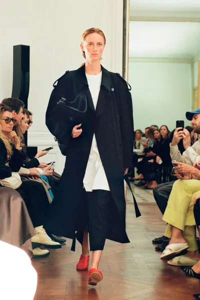 Look 1
